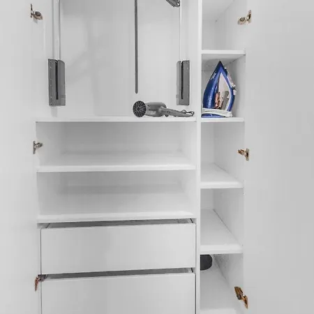 Attic Studio Near Carol Park * 부쿠레슈티